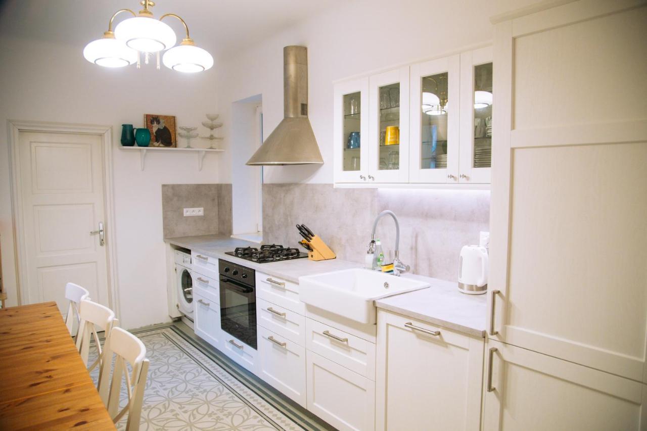 Velky 3-Izbovy Apartman Bratislava-Stare Mesto Esterno foto