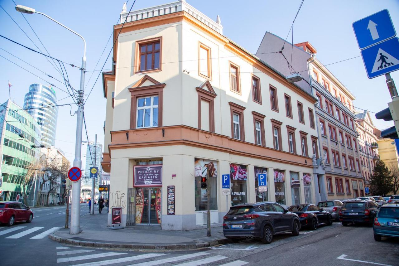Velky 3-Izbovy Apartman Bratislava-Stare Mesto Esterno foto